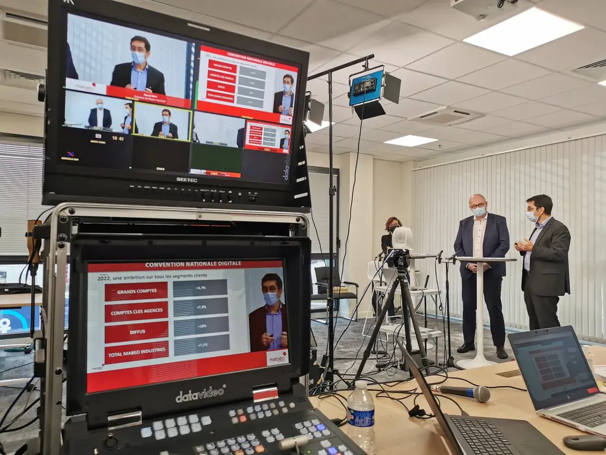 Plateau de webinaire aménagé pour Webikeo